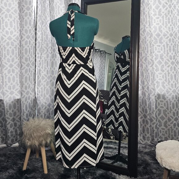 Cristinalove Dresses & Skirts - CristinaLove Chevron Maxi Dress – Size S